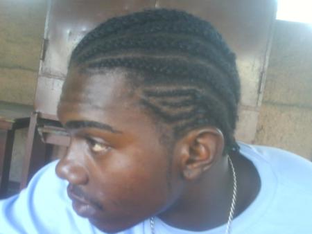                                                 Moi